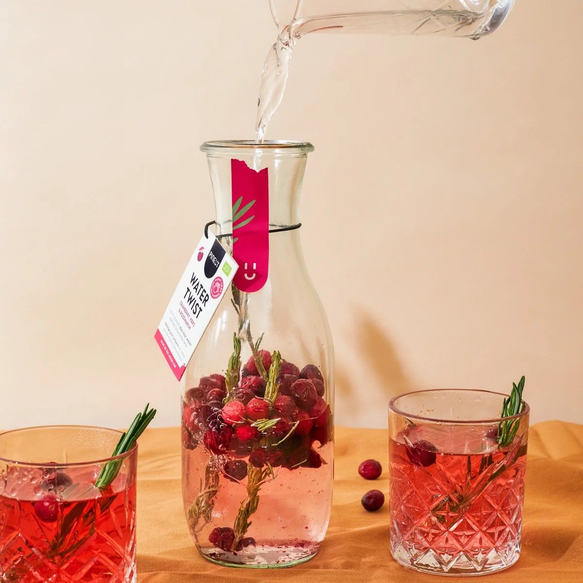 Water met smaak | Watertwist | Karaf | Cranberry, Kers & Rozemarijn BIO